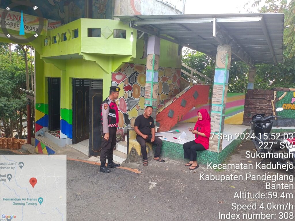 Personil Patroli Sat Samapta Polres Pandeglang Gelar Patroli Dialogis di Pemandian Air Panas Cisolong, Berikan Himbauan Kamtibmas 5 WhatsApp Image 2024 09 07 at 16.47.57 2