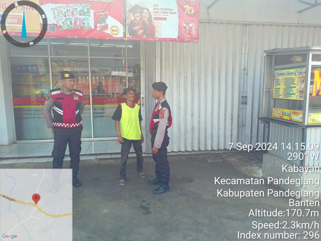 Sat Samapta Polres Pandeglang Sambangi Juru Parkir di Waralaba, Berikan Himbauan Kamtibmas 2 WhatsApp Image 2024 09 07 at 16.48.00 1