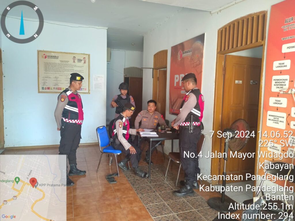 Sat Samapta Polres Pandeglang Sambangi Petugas Pengamanan di Kantor Bawaslu Kabupaten Pandeglang, Tinjau Kesiapan Pengamanan 3 WhatsApp Image 2024 09 07 at 16.48.00