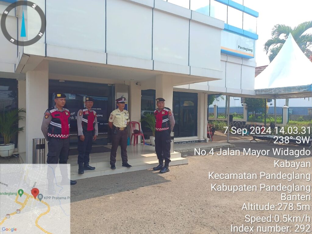 Sat Samapta Polres Pandeglang Laksanakan Patroli Siang di Bank BJB Cabang Pandeglang, Temui dan Koordinasi dengan Satpam 1 WhatsApp Image 2024 09 07 at 16.48.01