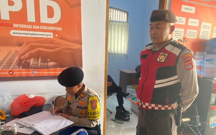 Kasat Samapta Polres Pandeglang IPTU Akbar Pantau Kesiapan Personil di Kantor Bawaslu Jelang Pilkada 2024 8 bawaslu