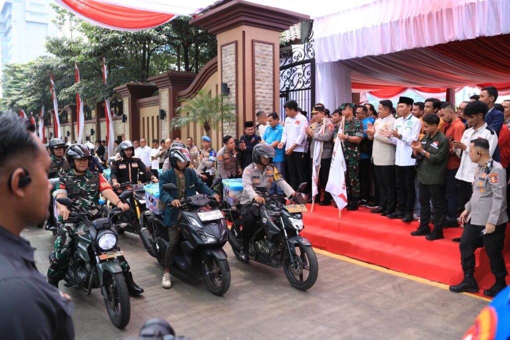 Kapolri dan Panglima TNI Buka Kegiatan Baksos Presisi : Pastikan Kebutuhan Pokok Terjaga Selama Ramadan 1 WhatsApp Image 2025 02 27 at 13.40.08