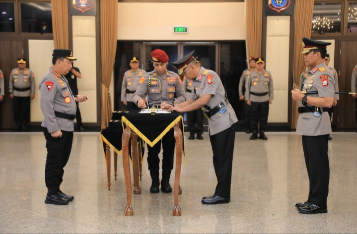 Kapolri Pimpin Sertijab Sejumlah Pejabat Polri, Kadivhumas Polri: "Rotasi untuk Perkuat Kinerja Institusi" 1 IMG 20250314 211228