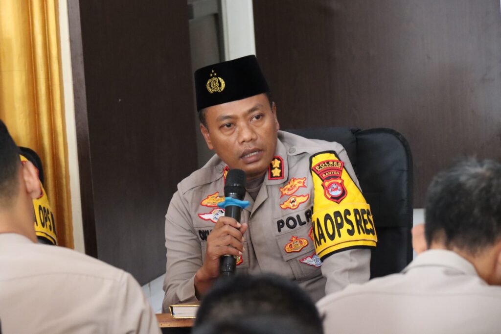 Kapolres Pandeglang Berikan Kajian Menjelang Buka Puasa di Musholla Polres Pandeglang 4 WhatsApp Image 2025 03 11 at 11.42.10