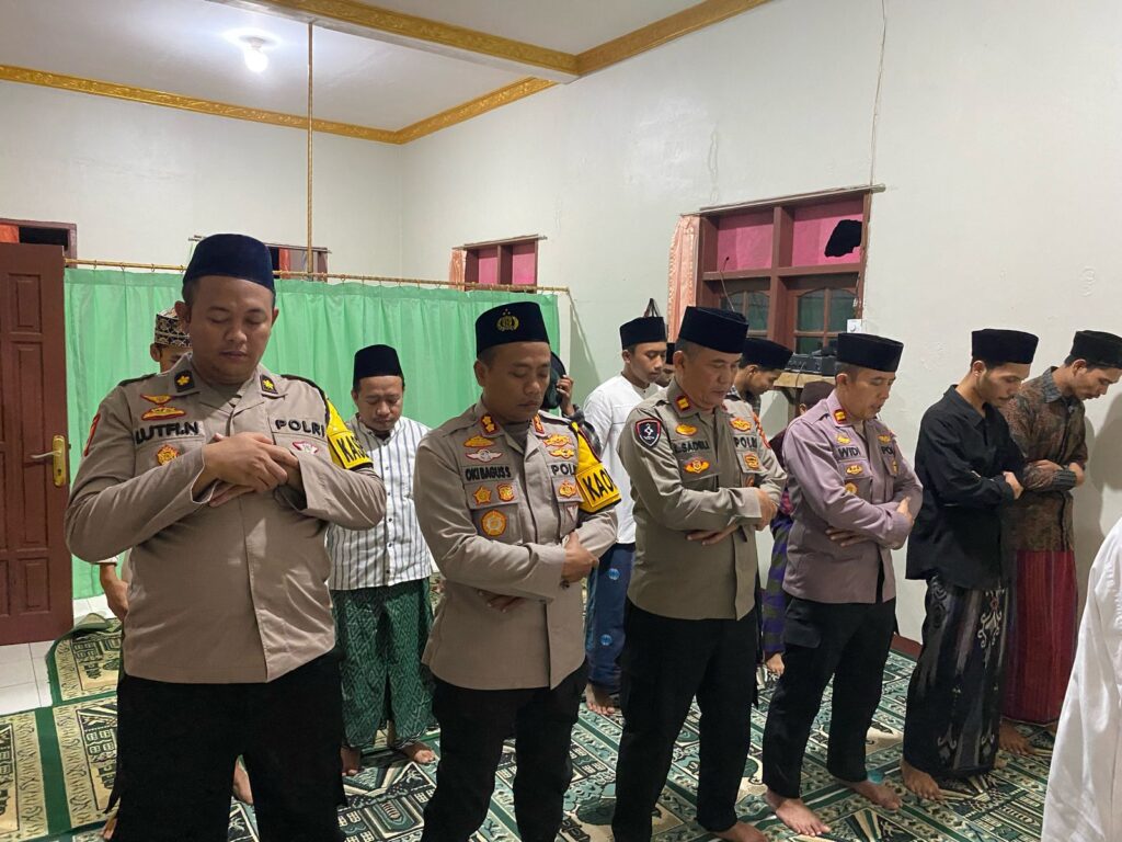 Polres Pandeglang Gelar Tarawih Keliling, Kapolres Kunjungi Pondok Pesantren Ar Rosyidiyah 3 WhatsApp Image 2025 03 11 at 20.17.35