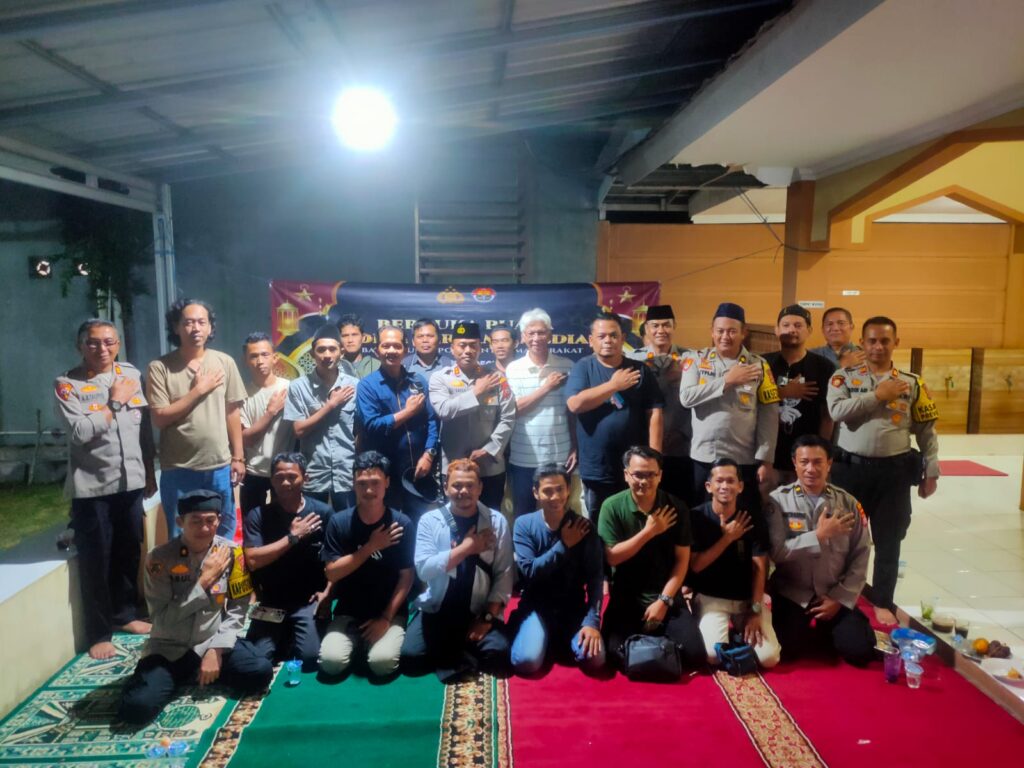 Polres Pandeglang Gelar Buka Puasa Bersama Awak Media dan Wartawan Porwan 6 WhatsApp Image 2025 03 13 at 19.29.03