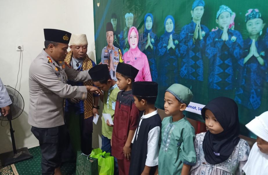 Polres Pandeglang Gelar Santunan Anak Yatim dan Buka Puasa Bersama di Mako Polsek Cadasari 3 dsa