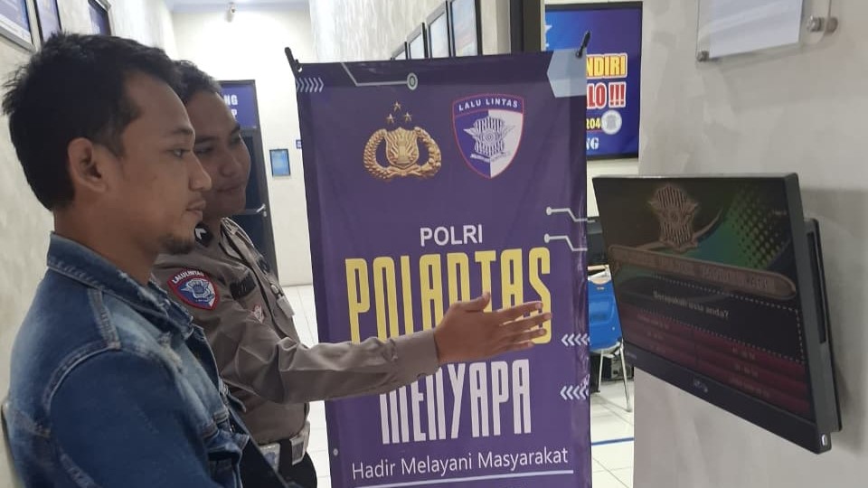 Satlantas Polres Pandeglang Laksanakan Pelayanan Prima kepada Pemohon SIM 8 WhatsApp Image 2026 01 20 at 09.12.37