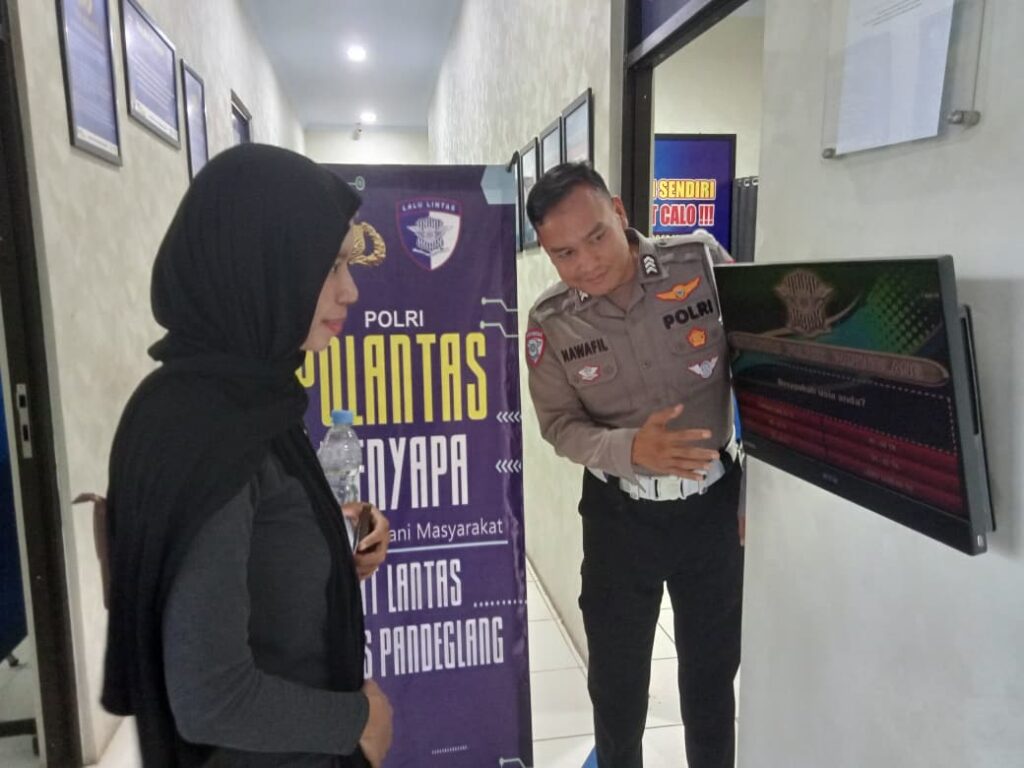 Satlantas Polres Pandeglang Berikan Pelayanan Prima kepada Pemohon SIM melalui Program Polantas Menyapa 2 WhatsApp Image 2026 01 27 at 10.09.42