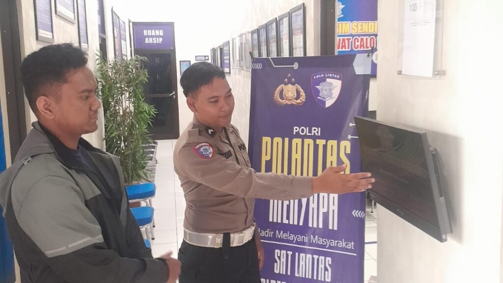 Satlantas Polres Pandeglang Gelar Program Polantas Menyapa, Berikan Pelayanan Prima kepada Pemohon SIM 1 WhatsApp Image 2026 02 03 at 08.42.15 1