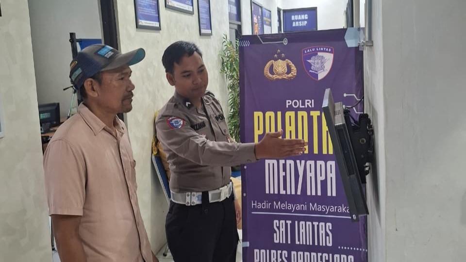 Satlantas Polres Pandeglang Gelar Pelayanan Prima “Polantas Menyapa” di Satpas Pada Bulan Ramadhan 10 WhatsApp Image 2026 02 24 at 09.25.07